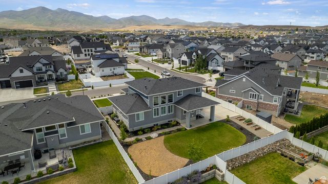 7917 S AMBROSIA LN, West Jordan, UT 84081
