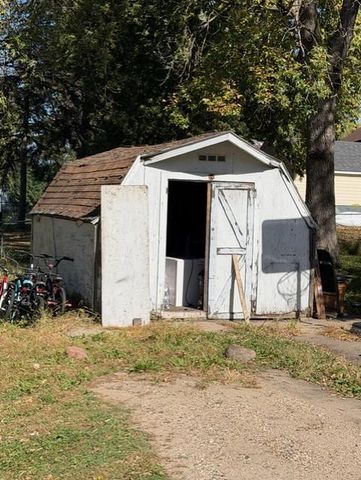 803 N Armstrong Avenue, Litchfield, MN 55355