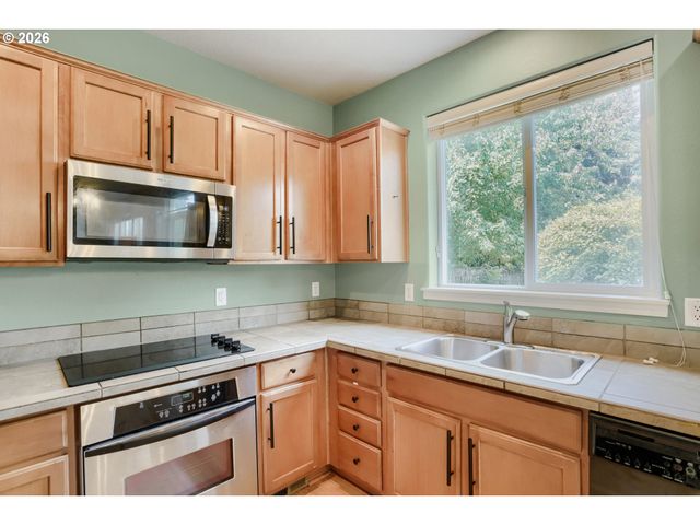360 Ne 19TH Ave, Canby, OR 97013