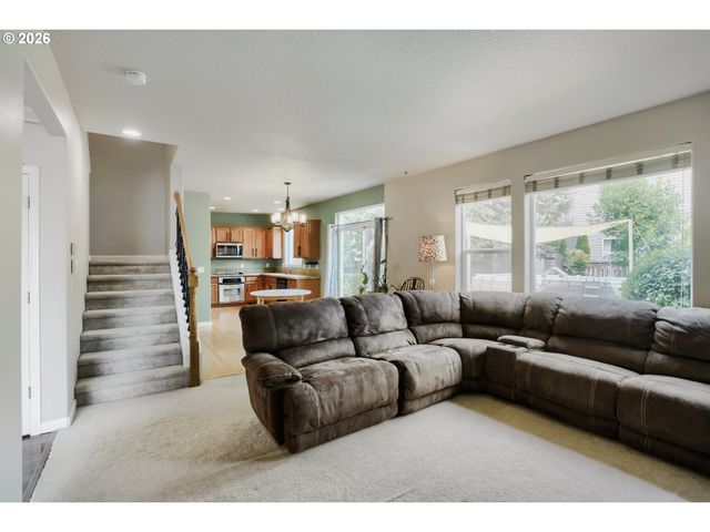 360 Ne 19TH Ave, Canby, OR 97013