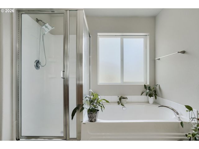 360 Ne 19TH Ave, Canby, OR 97013