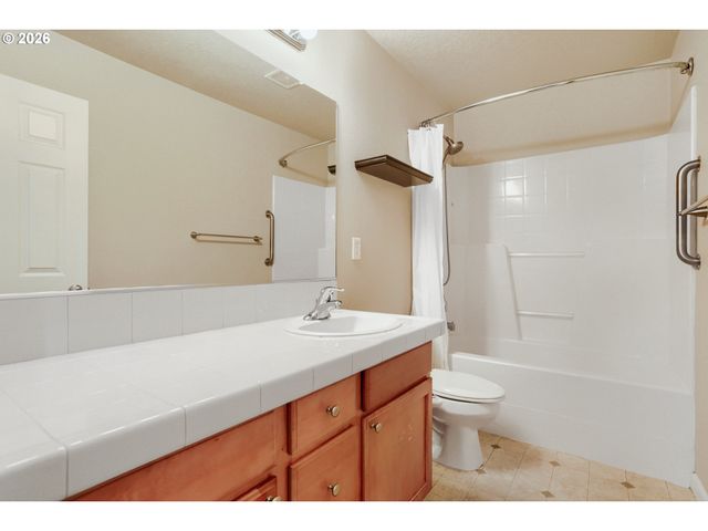 360 Ne 19TH Ave, Canby, OR 97013