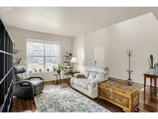 360 Ne 19TH Ave, Canby, OR 97013