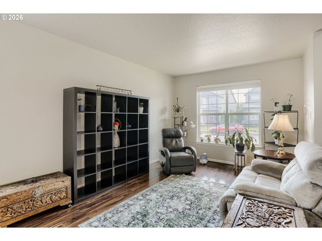 360 Ne 19TH Ave, Canby, OR 97013