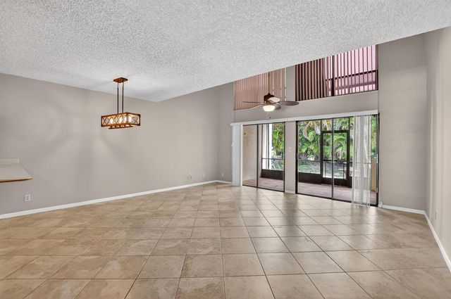 243 NW 45th Avenue 243, Deerfield Beach, FL 33442