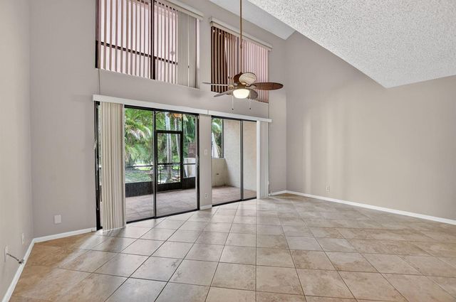 243 NW 45th Avenue 243, Deerfield Beach, FL 33442