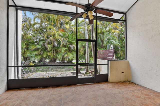 243 NW 45th Avenue 243, Deerfield Beach, FL 33442
