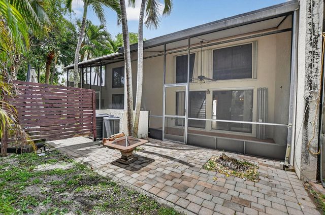 243 NW 45th Avenue 243, Deerfield Beach, FL 33442