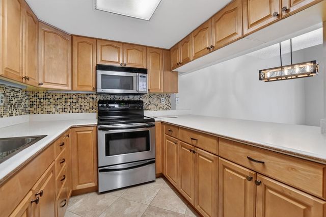 243 NW 45th Avenue 243, Deerfield Beach, FL 33442