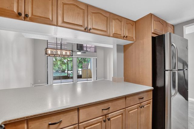 243 NW 45th Avenue 243, Deerfield Beach, FL 33442