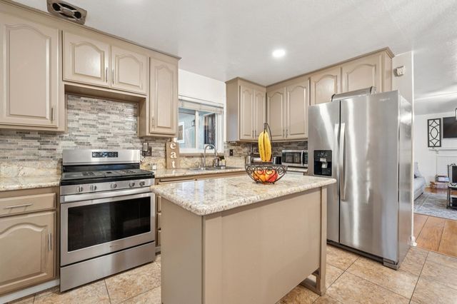 26848 Eldridge Ave, Hayward, CA 94544