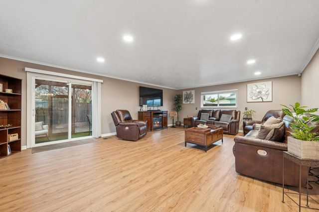 26848 Eldridge Ave, Hayward, CA 94544