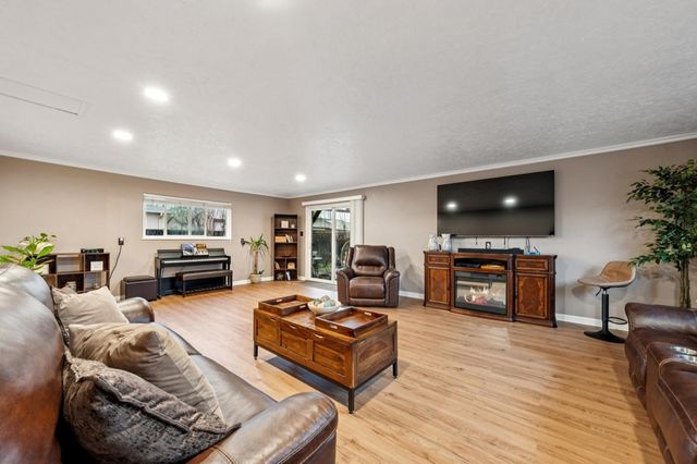 26848 Eldridge Ave, Hayward, CA 94544