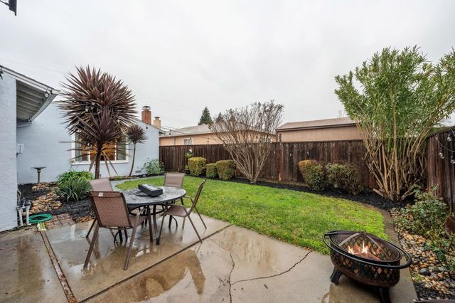 26848 Eldridge Ave, Hayward, CA 94544