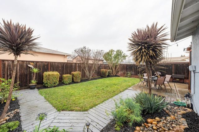 26848 Eldridge Ave, Hayward, CA 94544