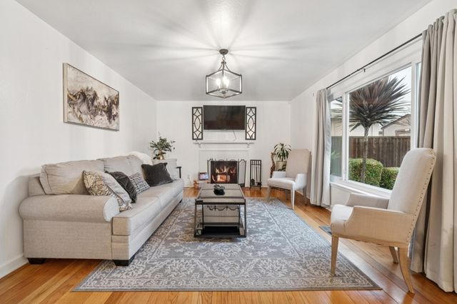 26848 Eldridge Ave, Hayward, CA 94544