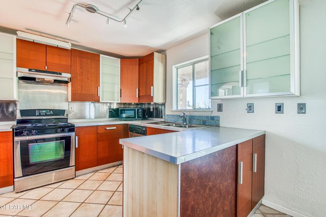 1409 BLACK RIDGE Drive, El Paso, TX 79912