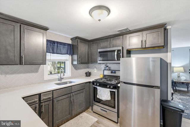 84 LIGHTHOUSE DR, Waretown, NJ 08758