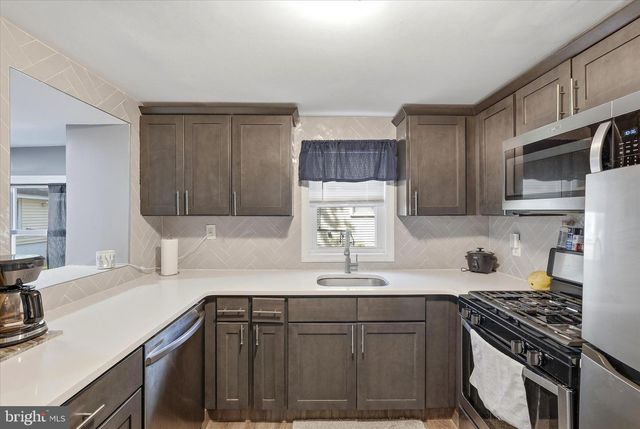 84 LIGHTHOUSE DR, Waretown, NJ 08758