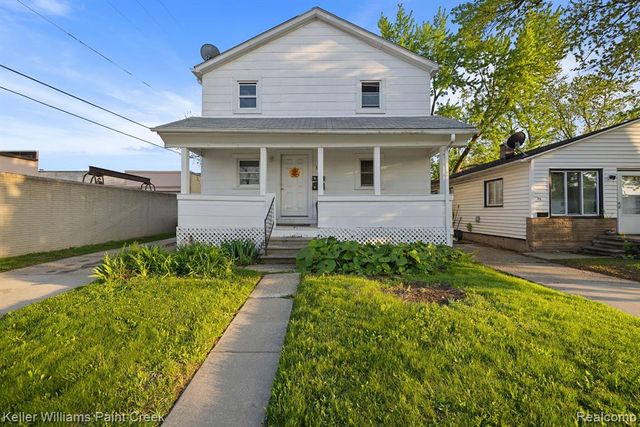 31 W Barrett Avenue, Madison Heights, MI 48071