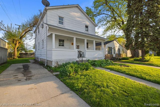 31 W Barrett Avenue, Madison Heights, MI 48071