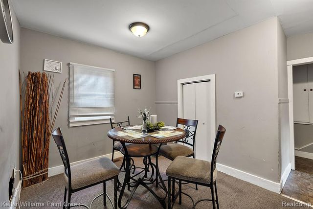 31 W Barrett Avenue, Madison Heights, MI 48071