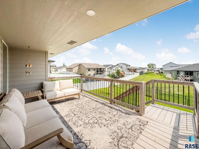 3808 S Home Plate Ave, Sioux Falls, SD 57110