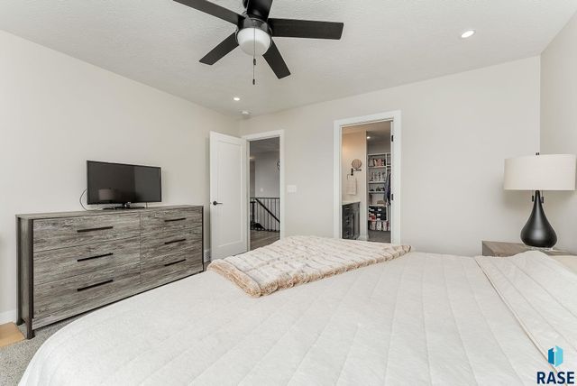 3808 S Home Plate Ave, Sioux Falls, SD 57110