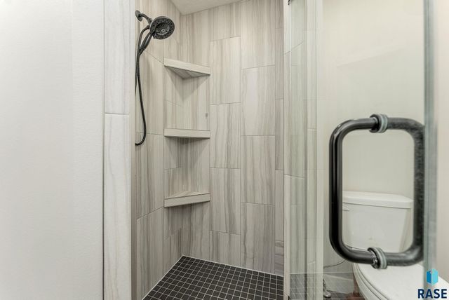 3808 S Home Plate Ave, Sioux Falls, SD 57110