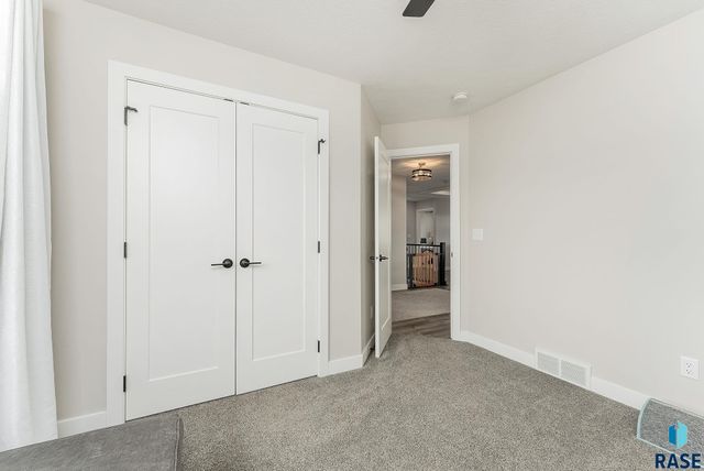3808 S Home Plate Ave, Sioux Falls, SD 57110