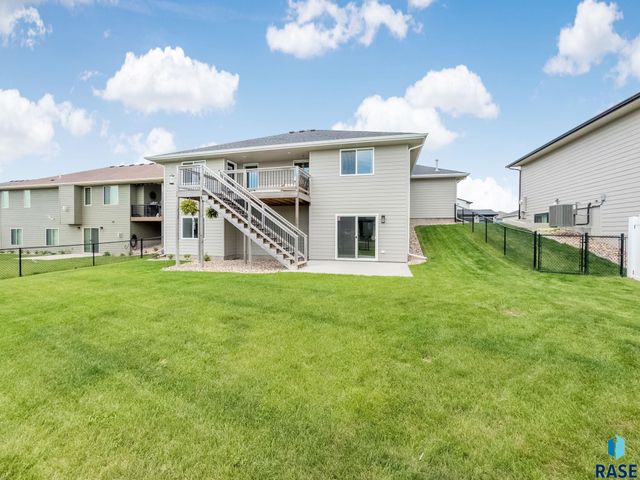 3808 S Home Plate Ave, Sioux Falls, SD 57110
