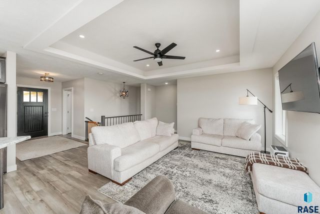 3808 S Home Plate Ave, Sioux Falls, SD 57110