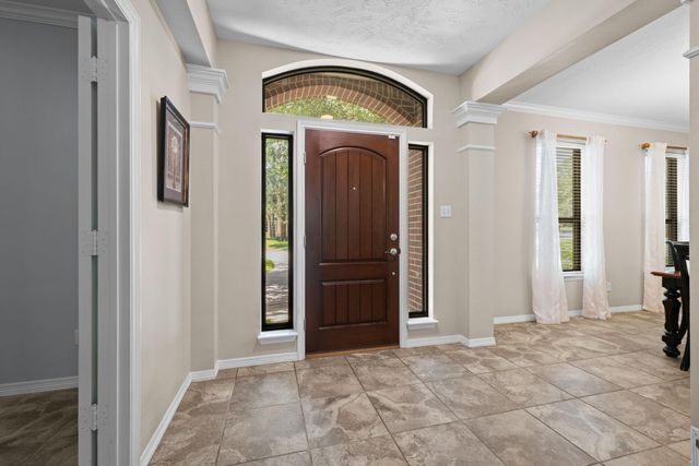 72 W Sandalbranch Circle, The Woodlands, TX 77382