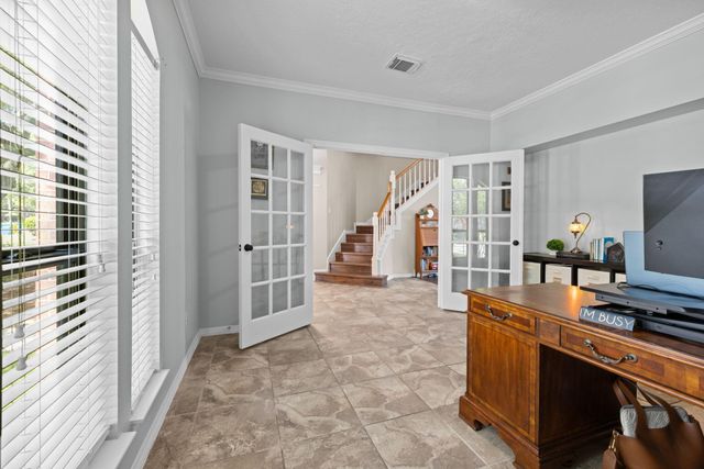 72 W Sandalbranch Circle, The Woodlands, TX 77382