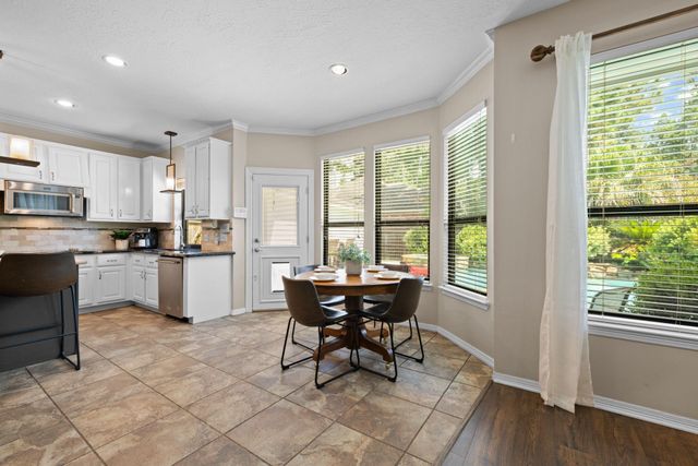 72 W Sandalbranch Circle, The Woodlands, TX 77382