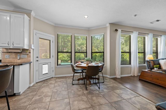 72 W Sandalbranch Circle, The Woodlands, TX 77382