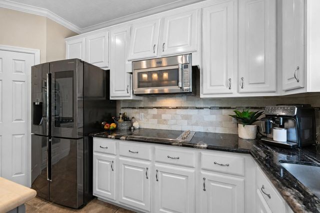 72 W Sandalbranch Circle, The Woodlands, TX 77382