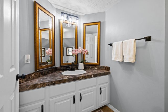 72 W Sandalbranch Circle, The Woodlands, TX 77382