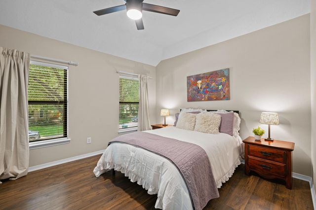 72 W Sandalbranch Circle, The Woodlands, TX 77382
