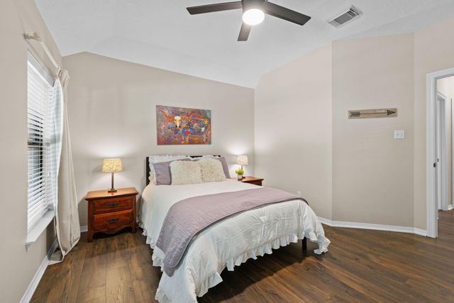 72 W Sandalbranch Circle, The Woodlands, TX 77382