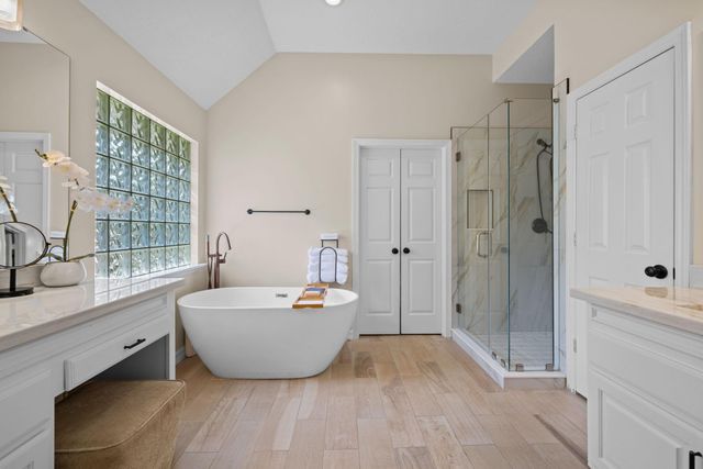 72 W Sandalbranch Circle, The Woodlands, TX 77382