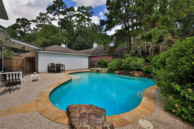 72 W Sandalbranch Circle, The Woodlands, TX 77382