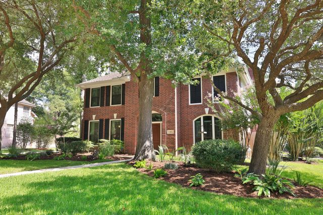 72 W Sandalbranch Circle, The Woodlands, TX 77382