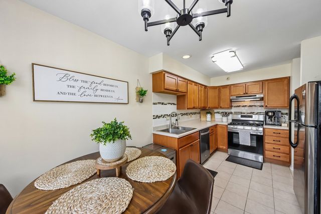 1344 Orleans Drive, Mundelein, IL 60060