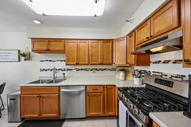 1344 Orleans Drive, Mundelein, IL 60060