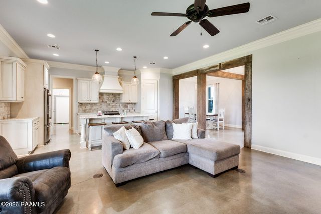 555 Longwood Drive, Opelousas, LA 70570