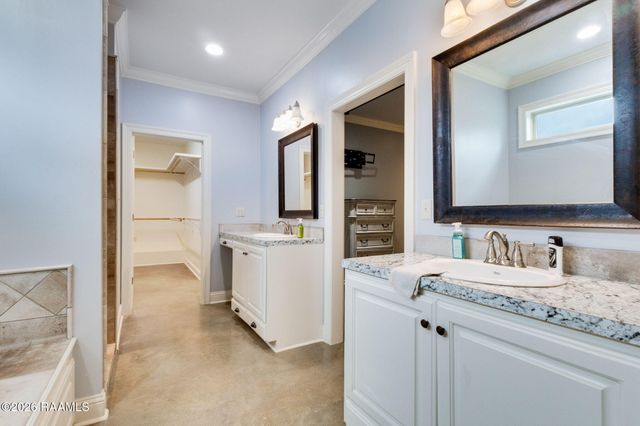 555 Longwood Drive, Opelousas, LA 70570