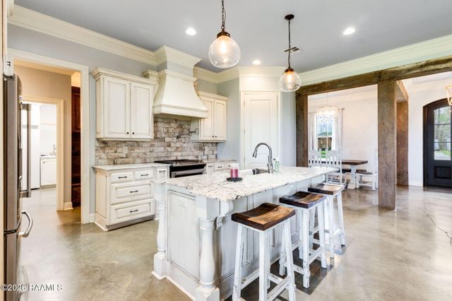 555 Longwood Drive, Opelousas, LA 70570