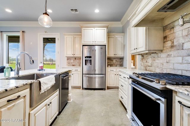 555 Longwood Drive, Opelousas, LA 70570