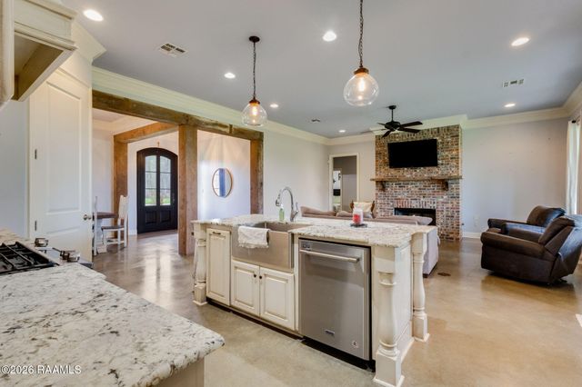 555 Longwood Drive, Opelousas, LA 70570